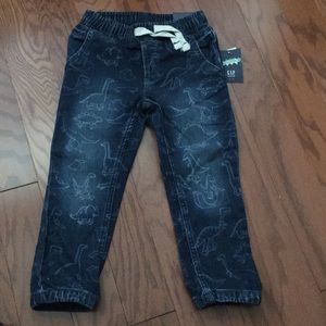 Nwt 3T gap dinosaur jeans